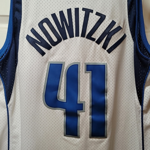 Dallas Mavericks Jersey - Picture 4 of 6